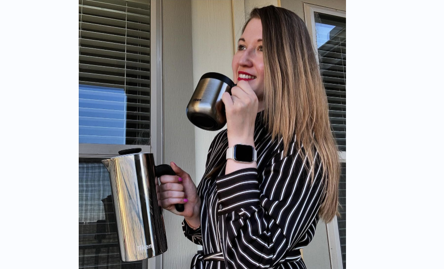 How to Enjoy the Joy of Hand Brewing with a French Press at Home